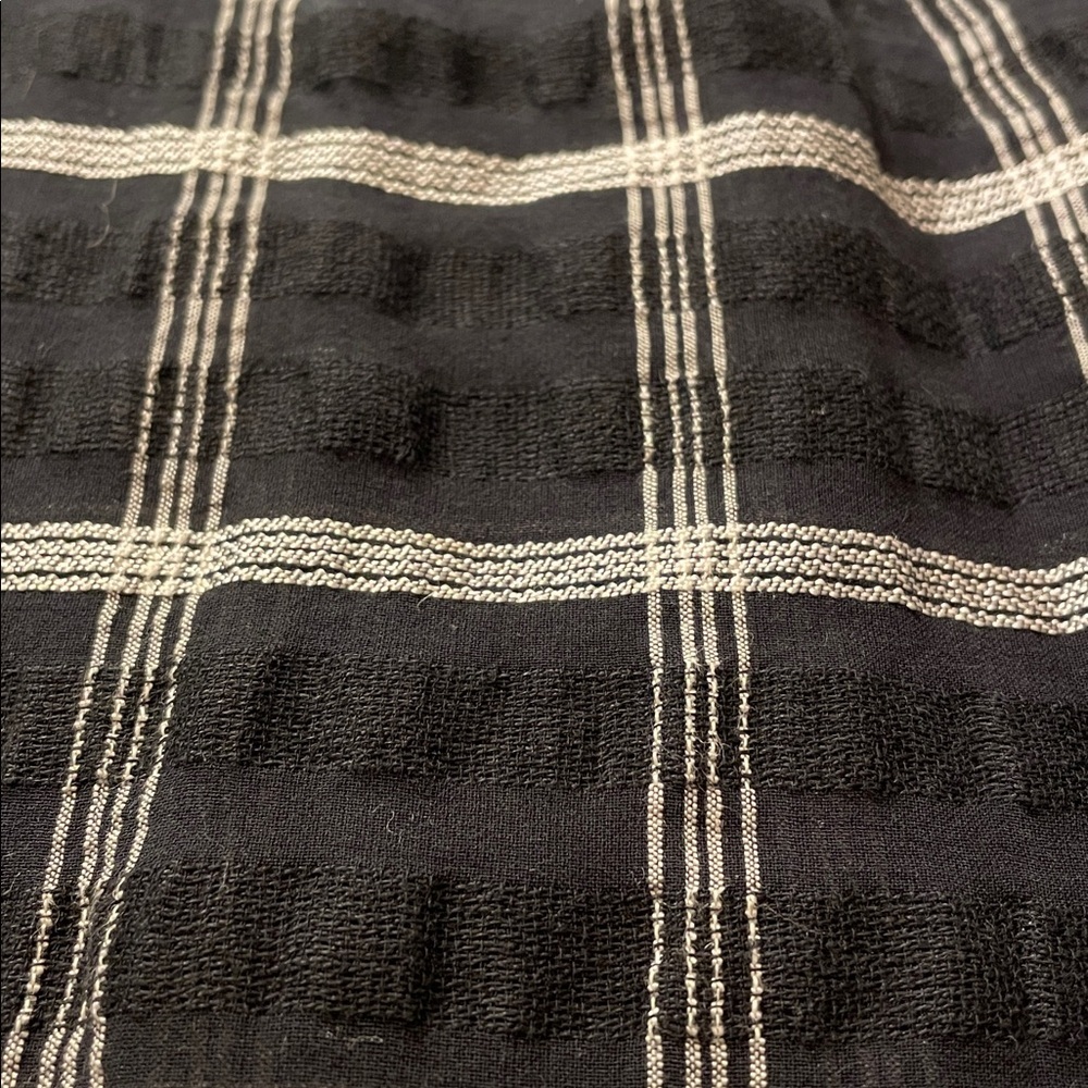 Vintage Carlisle Black & White Linen/Cotton blend mini wrap skirt. Lined. Size 6 - Picture 8 of 8